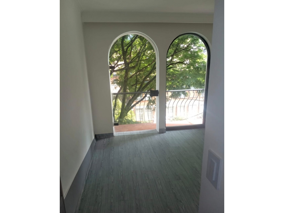 APARTAMENTO EN VENTA ENVIGADO EL PORTAL CON GARAJE EN EDIFICIO PH