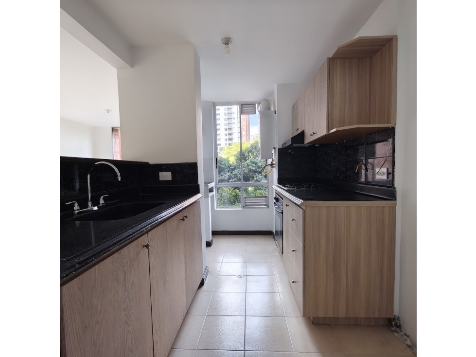 Apartamento en venta El Poblado, sector Loma de San Julián. — foto 3