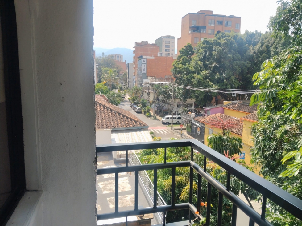 AMPLIO APARTAMENTO EN VENTA EN EL MEJOR SECTOR DE LAURELES — foto 3