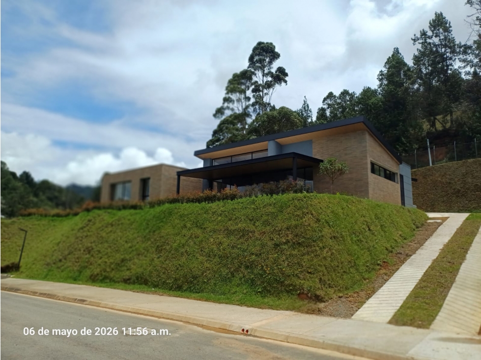 VENDO CASA CAMPESTRE EN UNIDAD EN ENVIGADO ALTO DEL ESCOBERO — foto 3