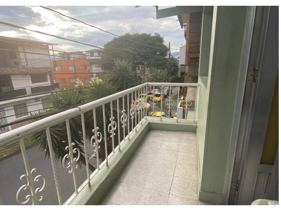 Oportunidad, CASA DE DOS PISOS INDEPENDIENTES EN VENTA, PRADO CENTRO