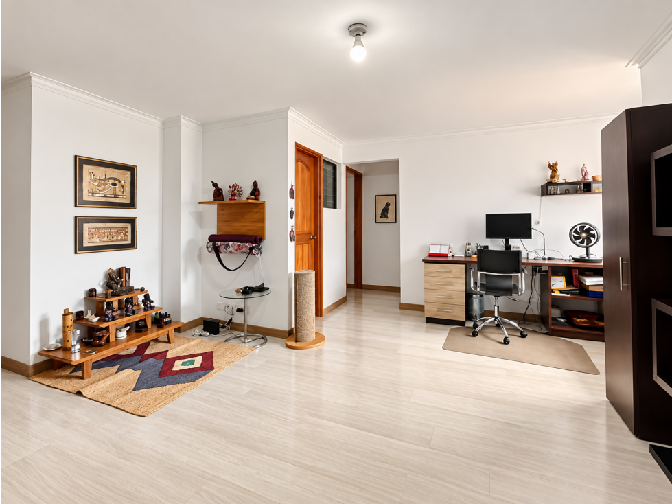 Apartamento en venta en Laureles de 141 mt2 y 2 parqueaderos — foto 2