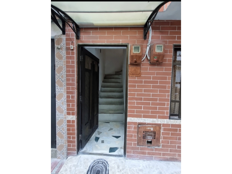 HERMOSA CASA EN VENTA REMODELADA PARA ESTRENAR EN ENVIGADO LA MINA — foto 2