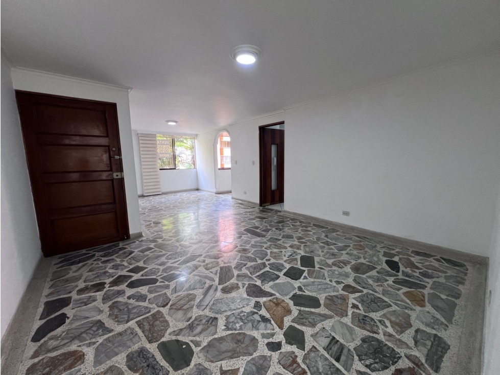 VENDO APARTAMENTO EN LAURELES
