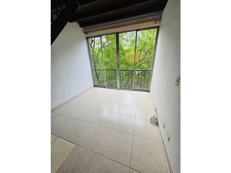 VENDO APARTAMENTO EN ITAGUI BARRIO SIMON BOLIVAR — foto 2