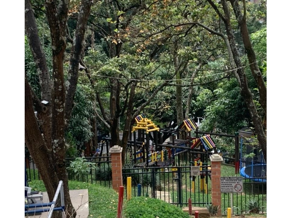 EN VENTA APARTAMENTO TRADICIONAL EN CASTROPOL - MEDELLIN — foto 2