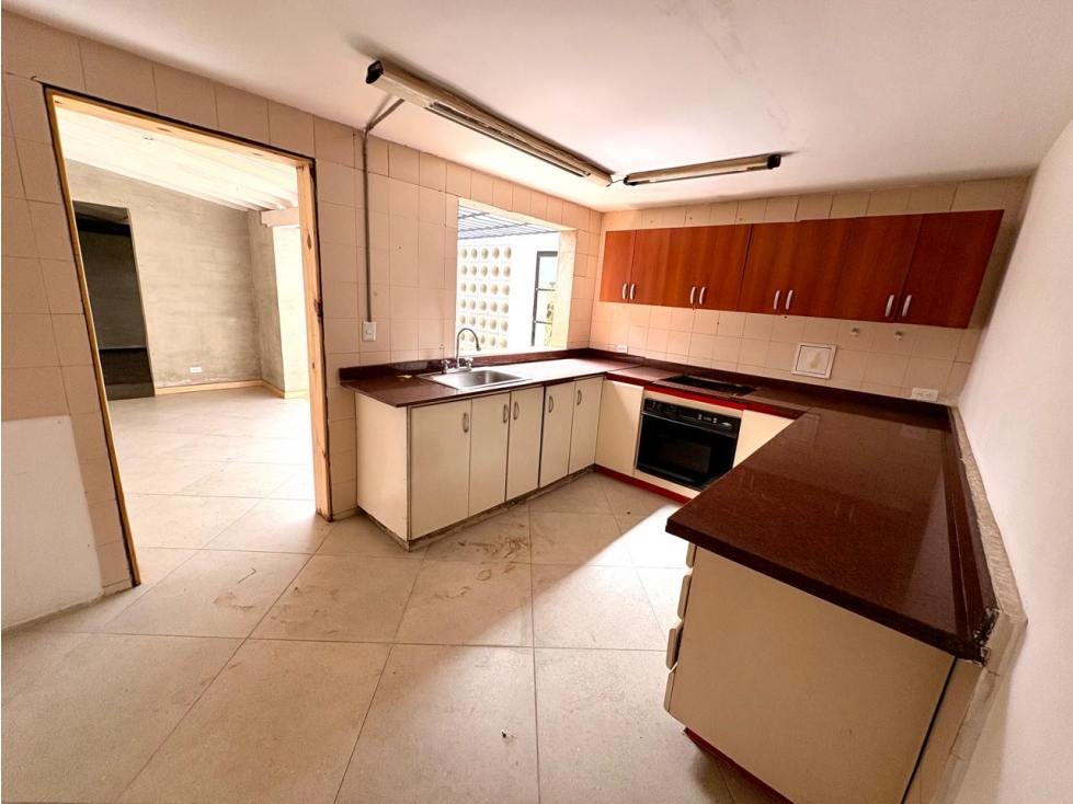 VENTA DE CASA PARA REMODELAR EN EL POBLADO CASTROPOL