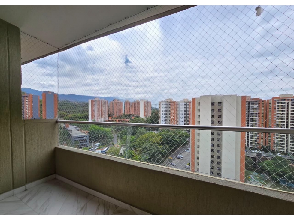 APARTAMENTO EN VENTA LA LOMA DE LOS BERNAL