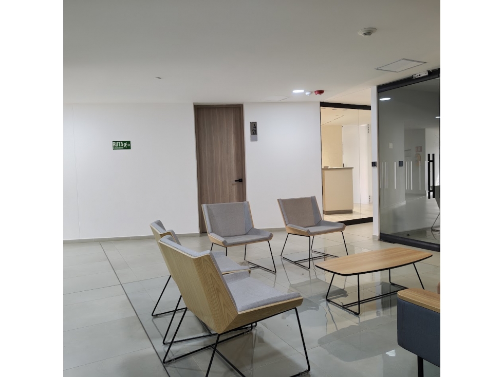 Consultorio-Oficina en venta El Poblado, sector San Diego - 1