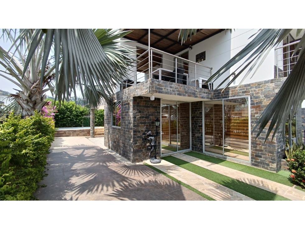 casa en venta de 2 niveles 350m2 Sopetran