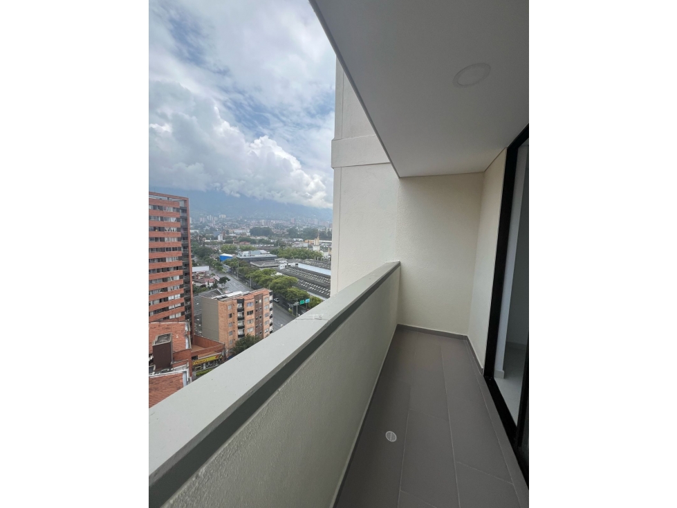 VENDO MODERNO APARTAMENTO UNIDAD SABANETA PARQUEADERO