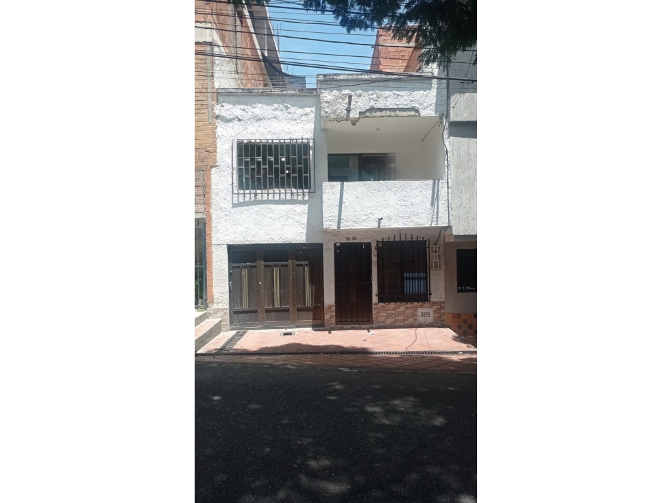 Venta de Casa Lote en Medellin Sector Boston con excelente ubicación