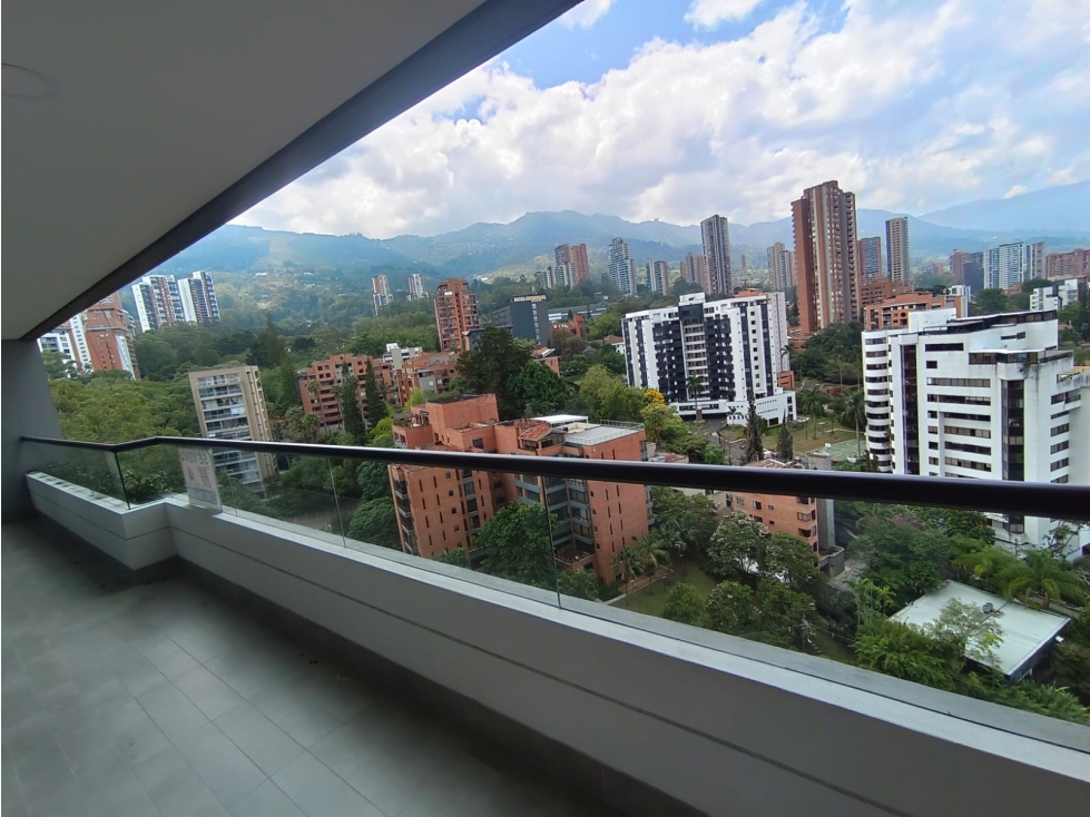 Venta de apartamento en El Poblado con gran balcón y vista NUEVO — foto 2