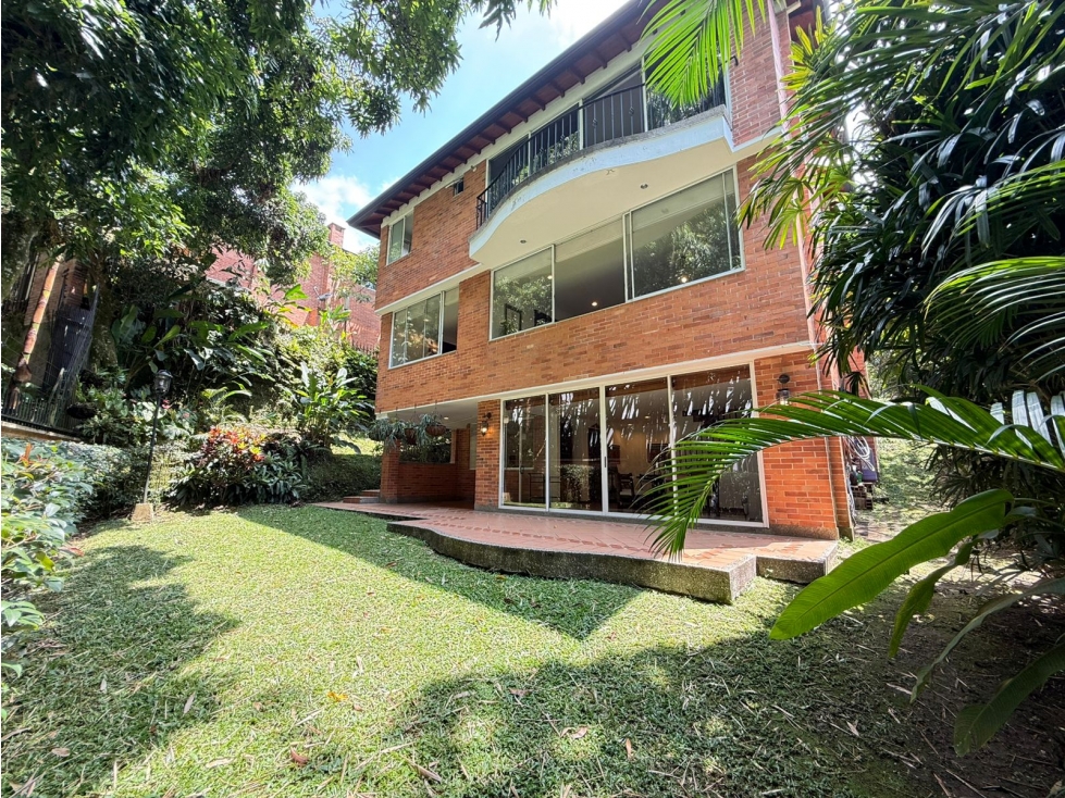 En venta casa benedictinos con jardín