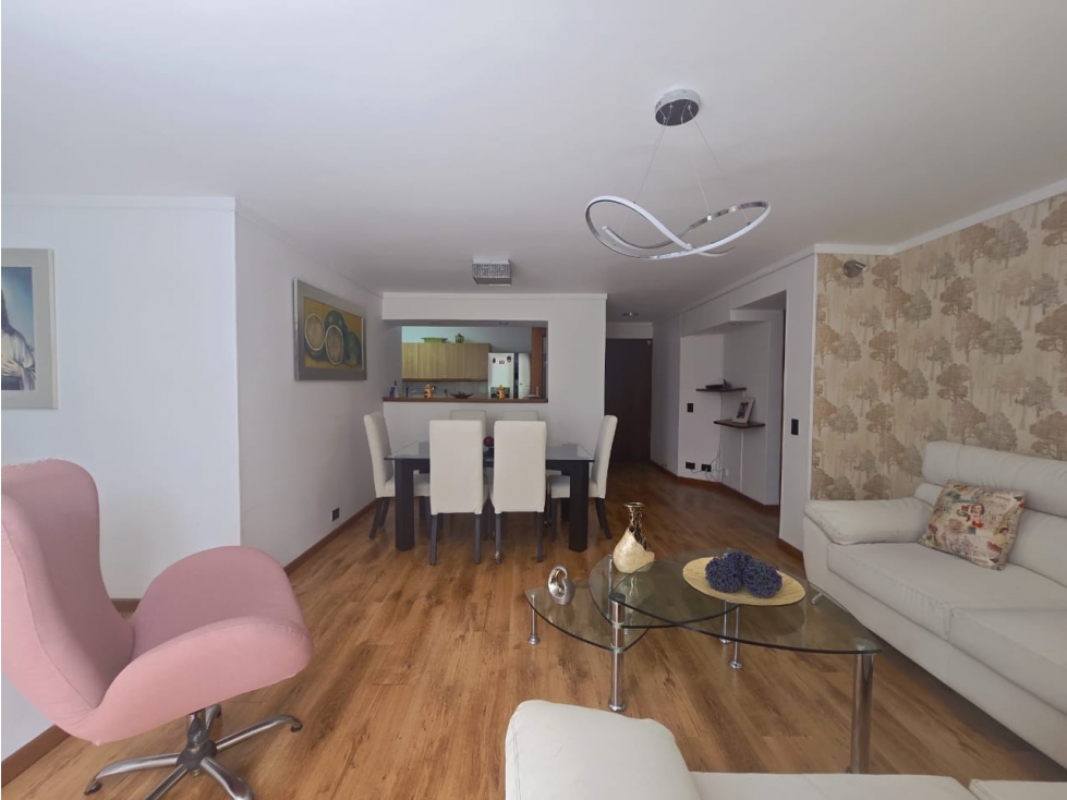 VENTA DE AMPLIO APARTAMENTO EN LA LOMA DE LOS BERNAL — foto 3