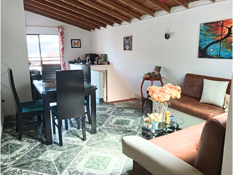 VENTA CASA EN CASTILLA.
