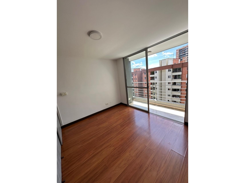 Venta de apartamento en Envigado, sector Cumbres — foto 2