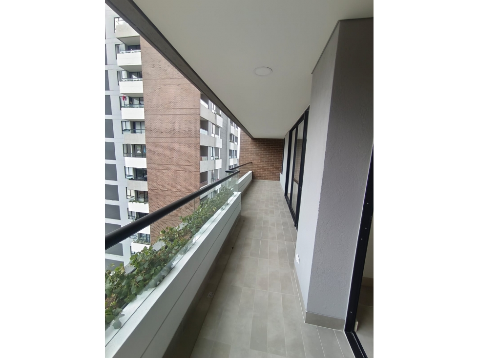Venta de apartamento en El Poblado con gran balcón y vista NUEVO — foto 4
