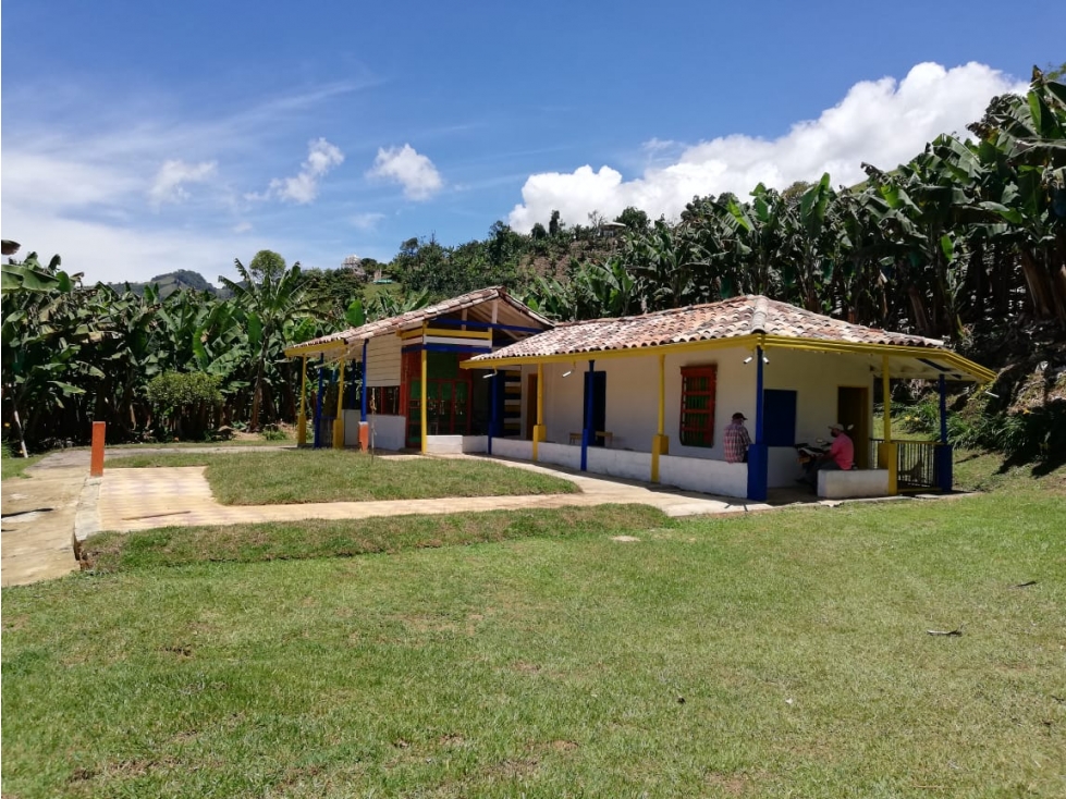 FINCA EN VENTA PARA GANADERÍA EN JERICO ANT - 1