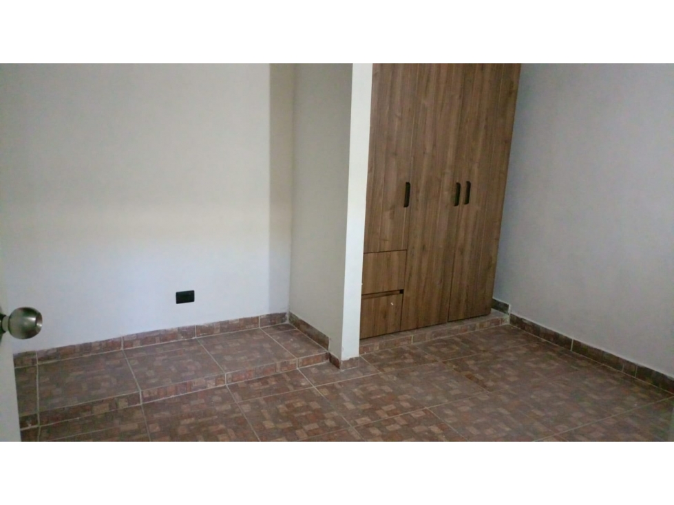 ARRIENDO APARTAMENTO DUPLEX EN PRADO CENTRO CERCA ESTACION HOSPITAL — foto 4