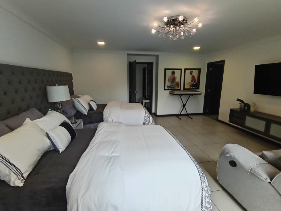 SALE OF 315 METER APARTMENT IN THE TOWN OF MEDELIN — foto 4