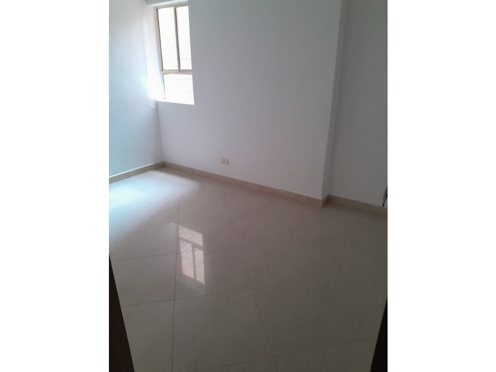 VENTA DE CASA CON JARDIN EN LA LOMA DE LOS BERNAL — foto 4