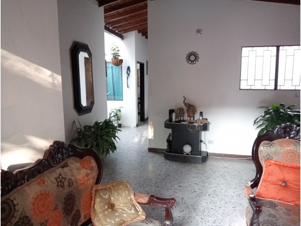 CASA UNIFAMILIAR LAURELES, CERCA AL MALL — foto 3