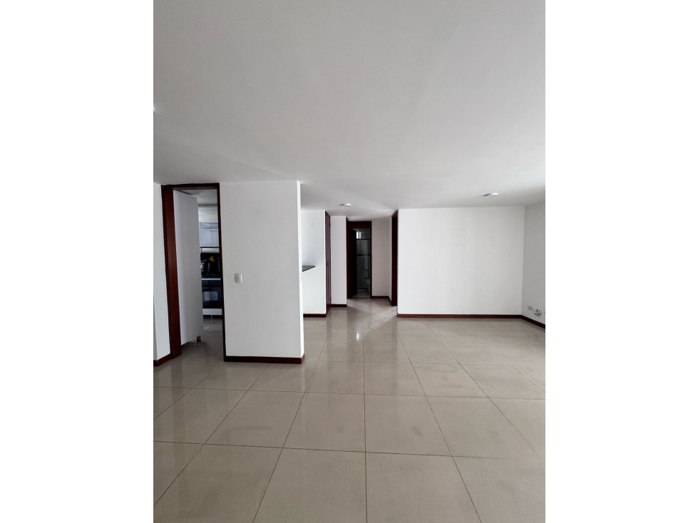 VENDO APARTAMENTO EN ENVIGADO EN LOMA DEL ESMERALDAR — foto 3