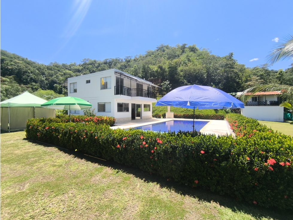 VENTA DE FINCA VACACIONAL EN EL GAITERO SOPETRÁN, ANTIOQUIA — foto 2
