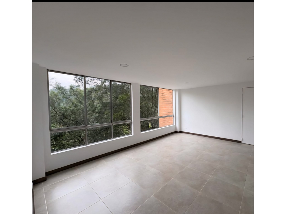 SE VENDE APARTAMENTO EN EL POBLADO VIA LAS PALMAS — foto 2