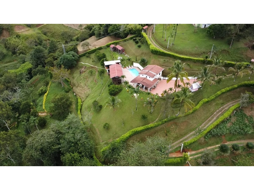 SE VENDE HERMOSA CASA CAMPESTRE EN PORCE - 2