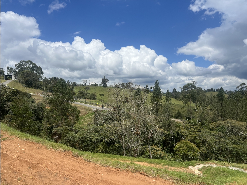 Lote con dos explanaciones y hermosa vista en el Retiro — foto 2