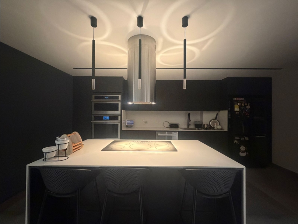 Lujosa Casa de 630m² en Los Colores - 3 Niveles, Jacuzzi y Cine — foto 4