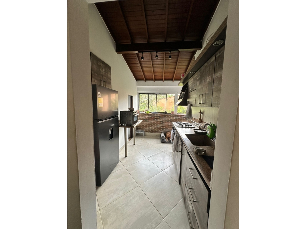 VENDO APARTAMENTO REMODELADO EN CARLOS E RESTREPO DE 115 m², EN PISO 4 — foto 2