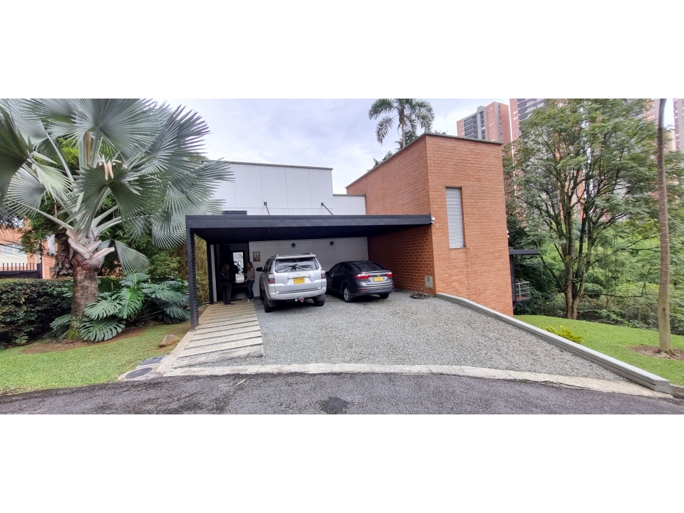 VENDO CASA CON DISEÑO EXCLUSIVO UNIDAD MUY PRIVADA SABANETA — foto 2