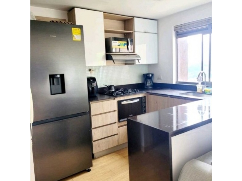 VENTA DE APARTAMENTO EN LA LOMA DE LOS BERNAL. — foto 2