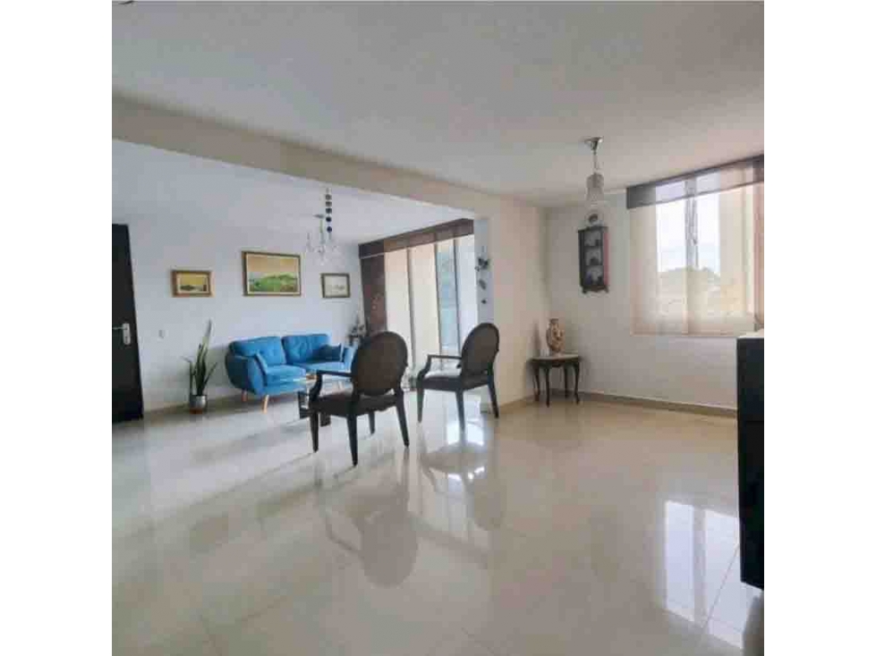 VENTA DE APARTAMENTO EN LA LOMA DE LOS BERNAL. — foto 2