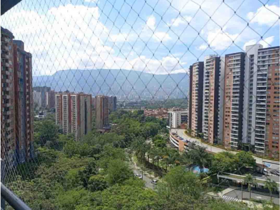 VENTA DE APARTAMENTO EN LA LOMA DE LOS BERNAL. — foto 2
