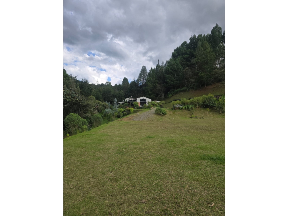 Espectacular Casa En El Retiro - Exclusividad, Amplitud y Naturaleza — foto 3