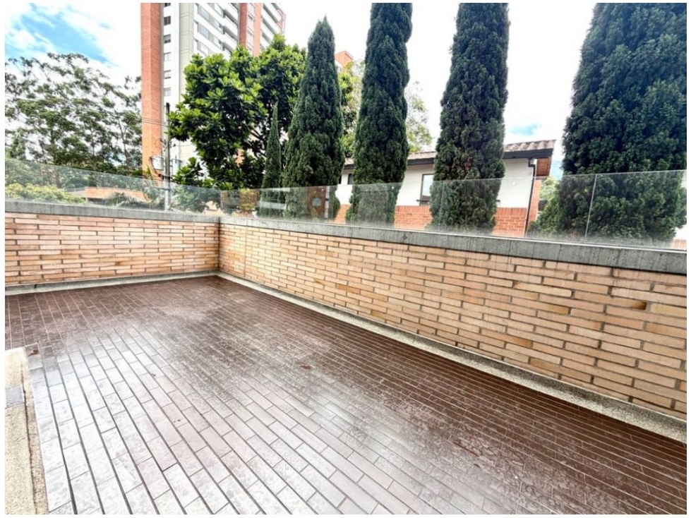 APARTAMENTO CON TERRAZA LOMA DEL ESMERALDAL CON COLEGA — foto 2