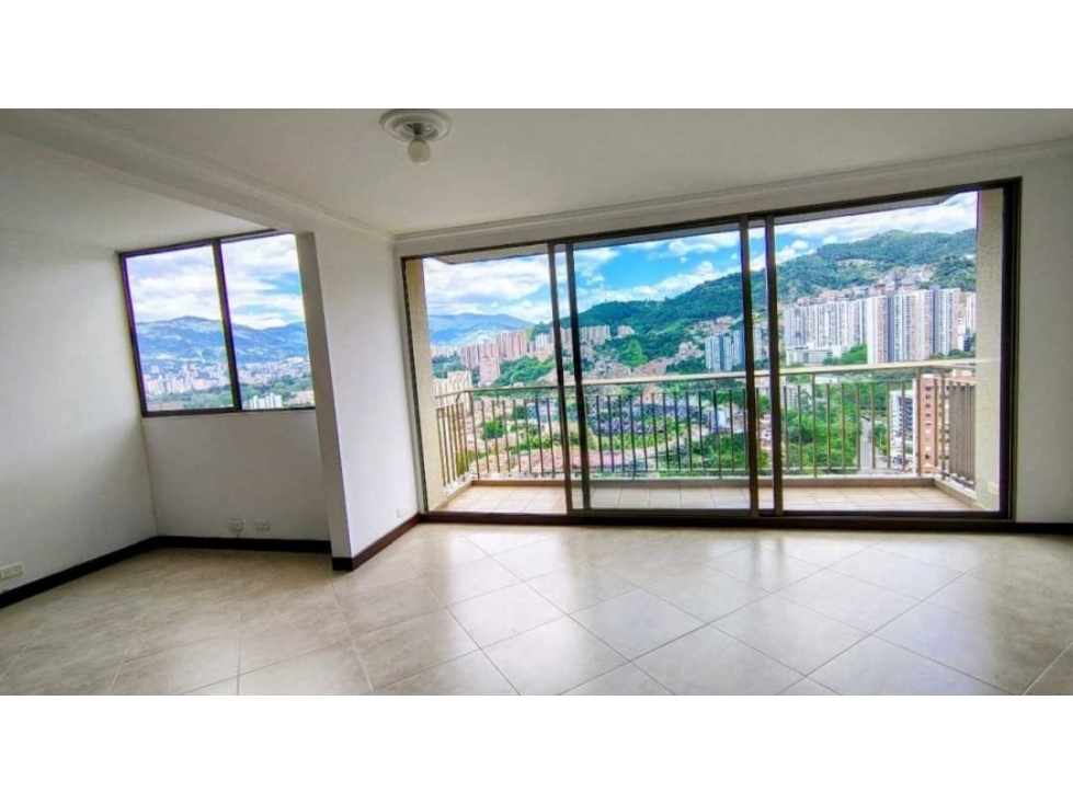 VENTA DE APARTAMENTO EN LA LOMA DE LOS BERNAL. — foto 2