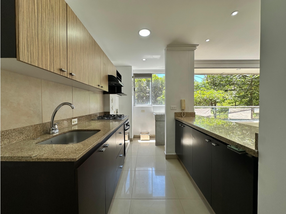 Apartamento en venta en El Poblado Ciudad del Rio — foto 3