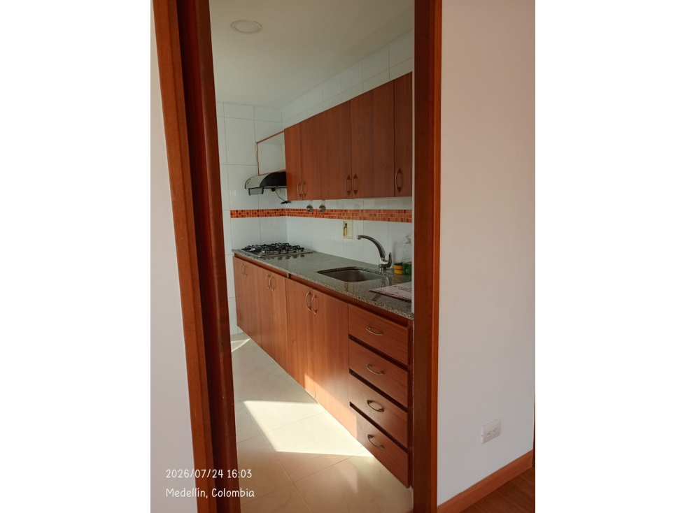 APARTAMENTO EN ARRIENDO PATIO BONITO 67 M2 CERCA EXITO DEL POBLADO — foto 2