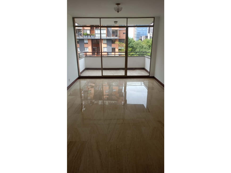 VENDO APARTAMENTO EN CASTROPOL PARA REMODELAR
