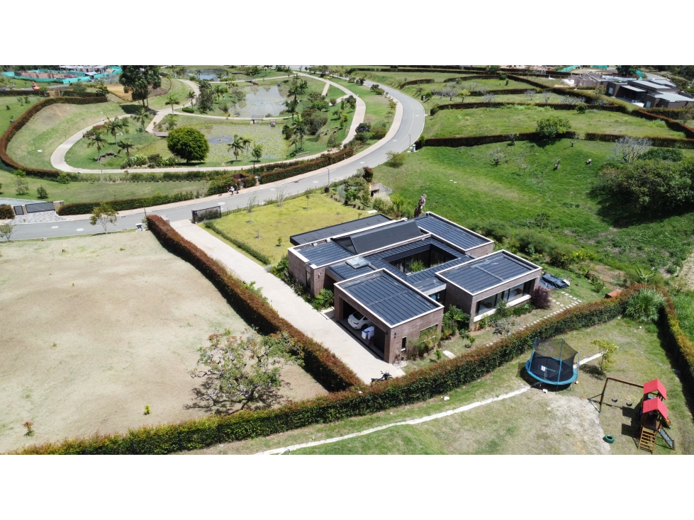 SE VENDE CASA CAMPESTRE EN LA CEJA VIA SAN ANTONIO DE PEREIRA — foto 2