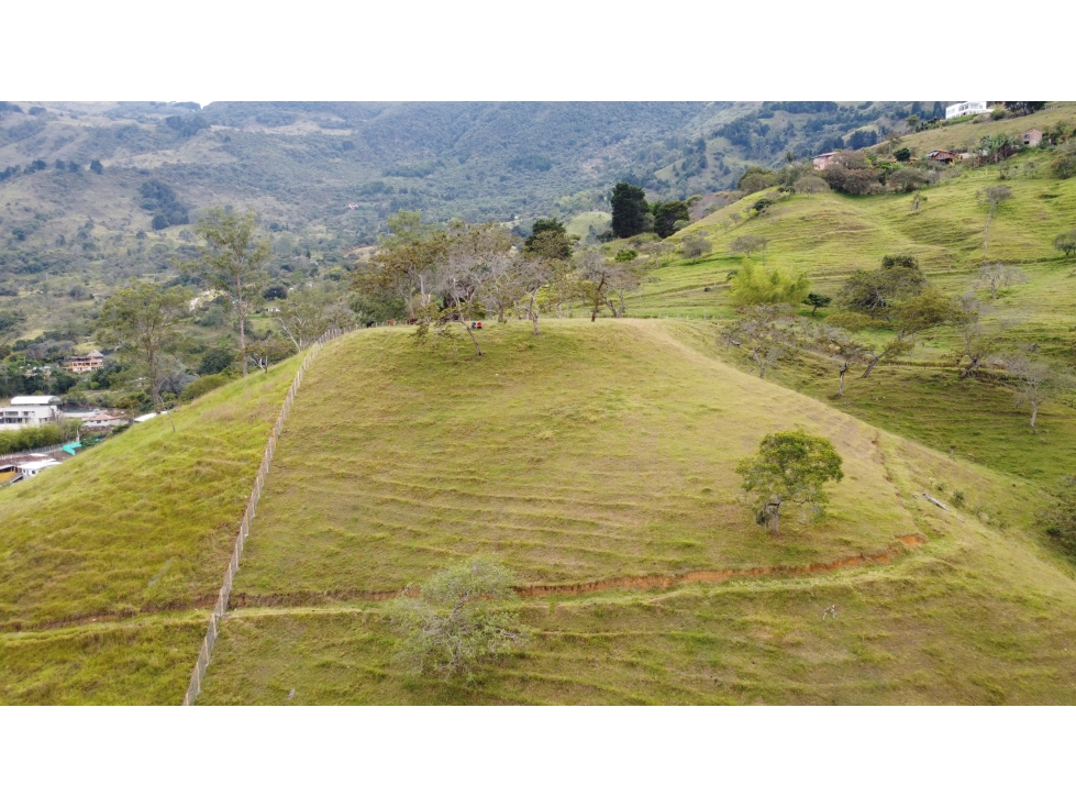 SE VENDE LOTE EN COPACABANA VEREDA ZARZAL PARTE ALTA — foto 2