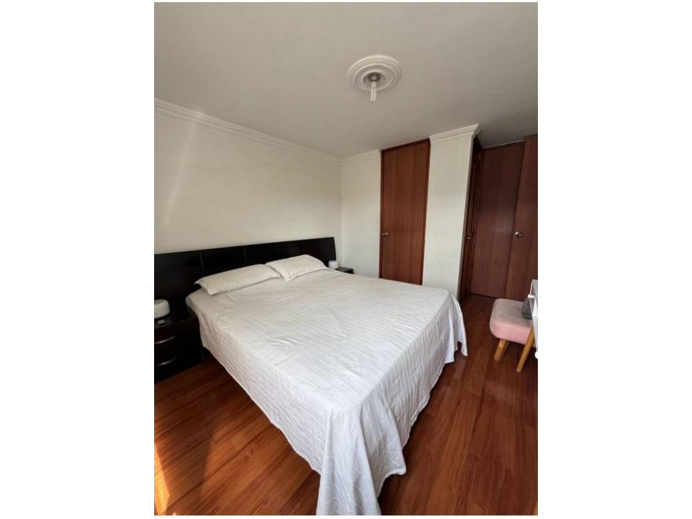 SE VENDE APARTAMENTO EN LAURELES LA CASTELLANA — foto 2