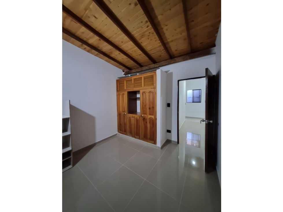 HERMOSA CASA EN VENTA REMODELADA PARA ESTRENAR EN ENVIGADO LA MINA — foto 5