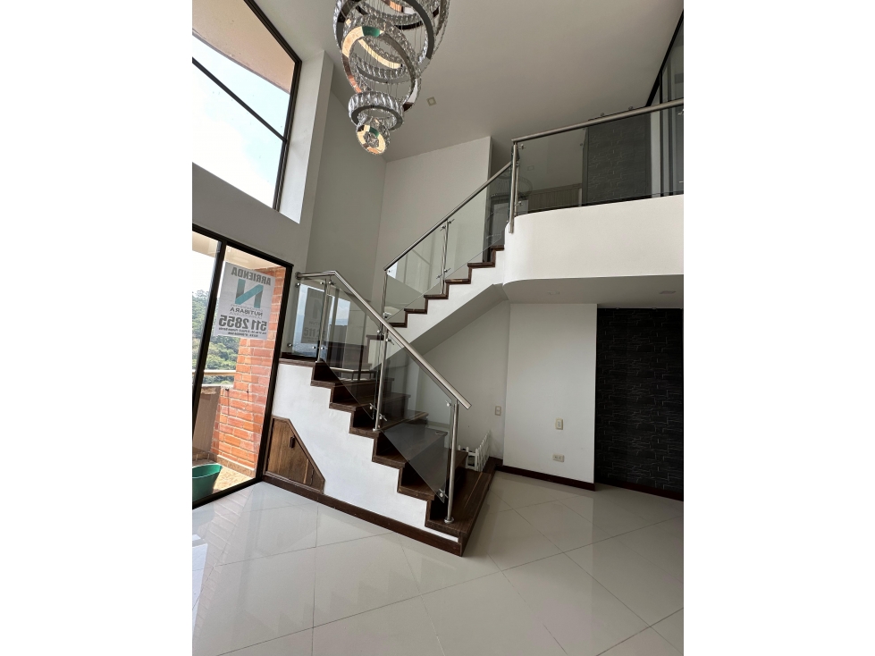 Vendo Hermoso Penthouse Unifamiliar en Pilarica Piso 11 (165 m²)