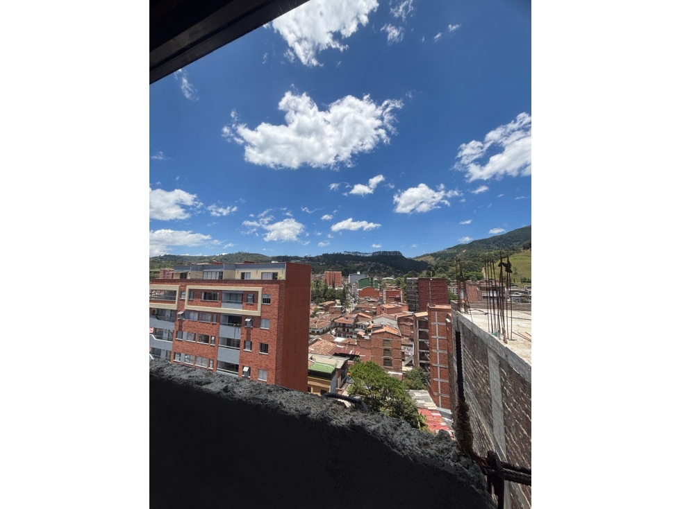 EN VENTA APARTOLOFT EN CALDAS - PARQUE PRINCIPAL - 3